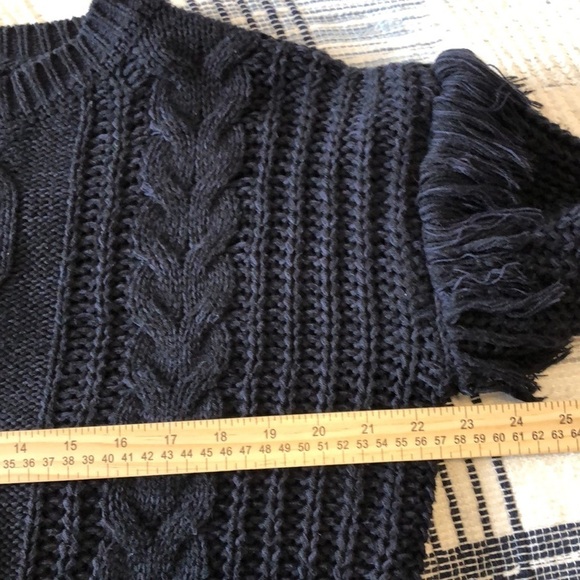 Everly Womens Cable Knit Crewneck Sweater Sz S Black Fringe Chunky Boho western - Picture 6 of 7